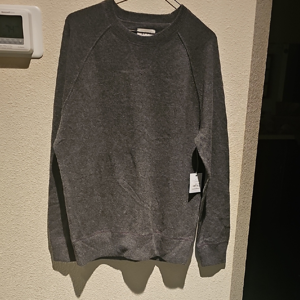 NWT AE Outfitters Cashmere Dark Gray Crew Neck Sweater UNISEX Appr Ptp21ptw16